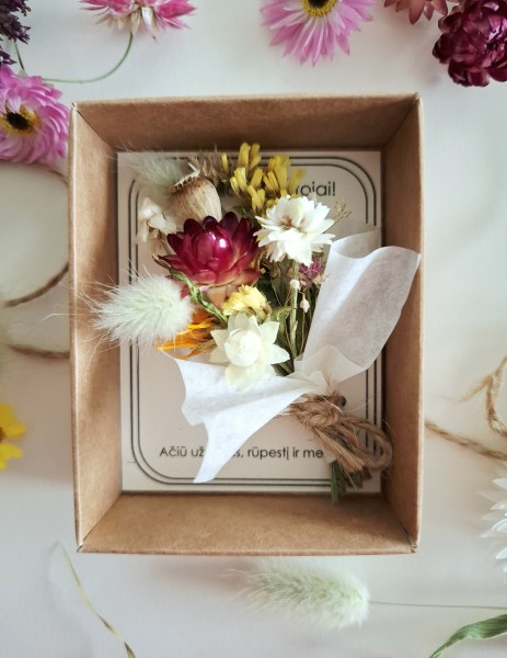 Gėlių puokštelė mokytojai (M-7)