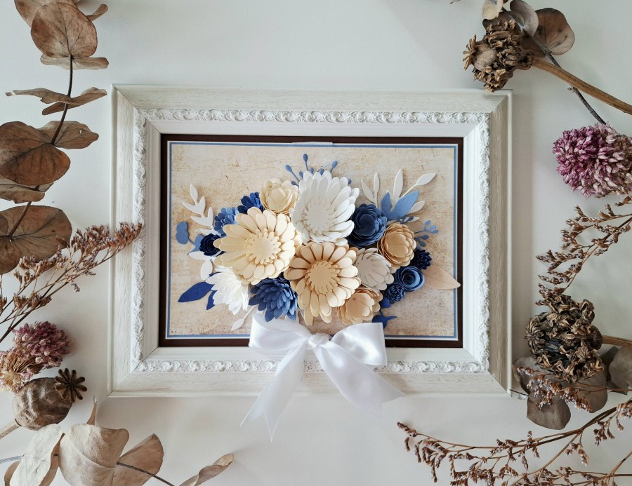 Atvirukas rėmelyje - mėlynų, kreminių ir baltų atspalvių  ( R-5)