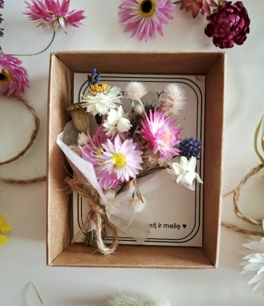 Gėlių puokštelė mokytojai (M-1)