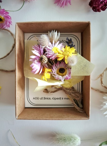 Gėlių puokštelė mokytojai (M-9)